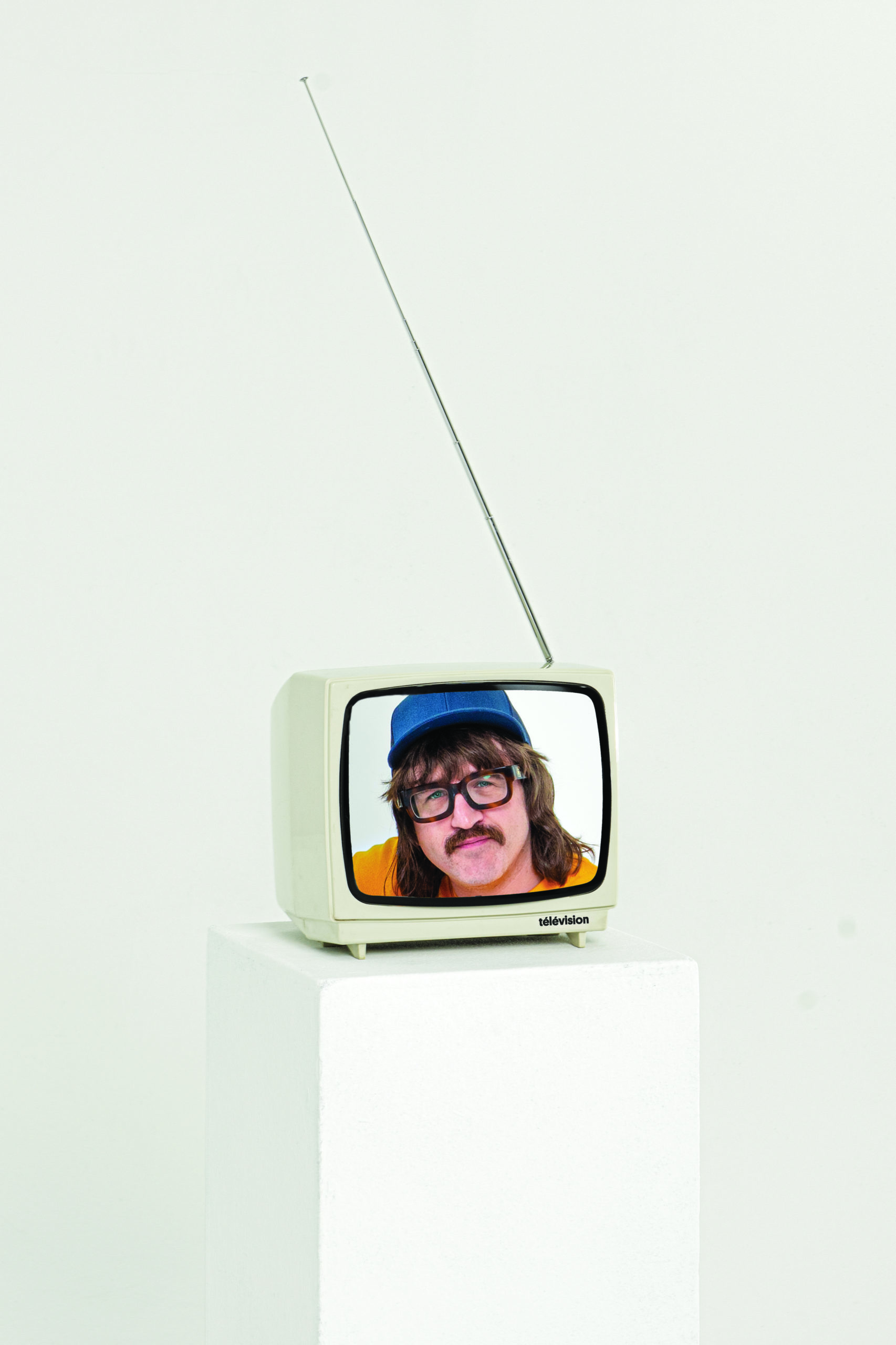 2A_Fuzzy dans TV_CMJN ©REMY UGARTE VALLEJOS