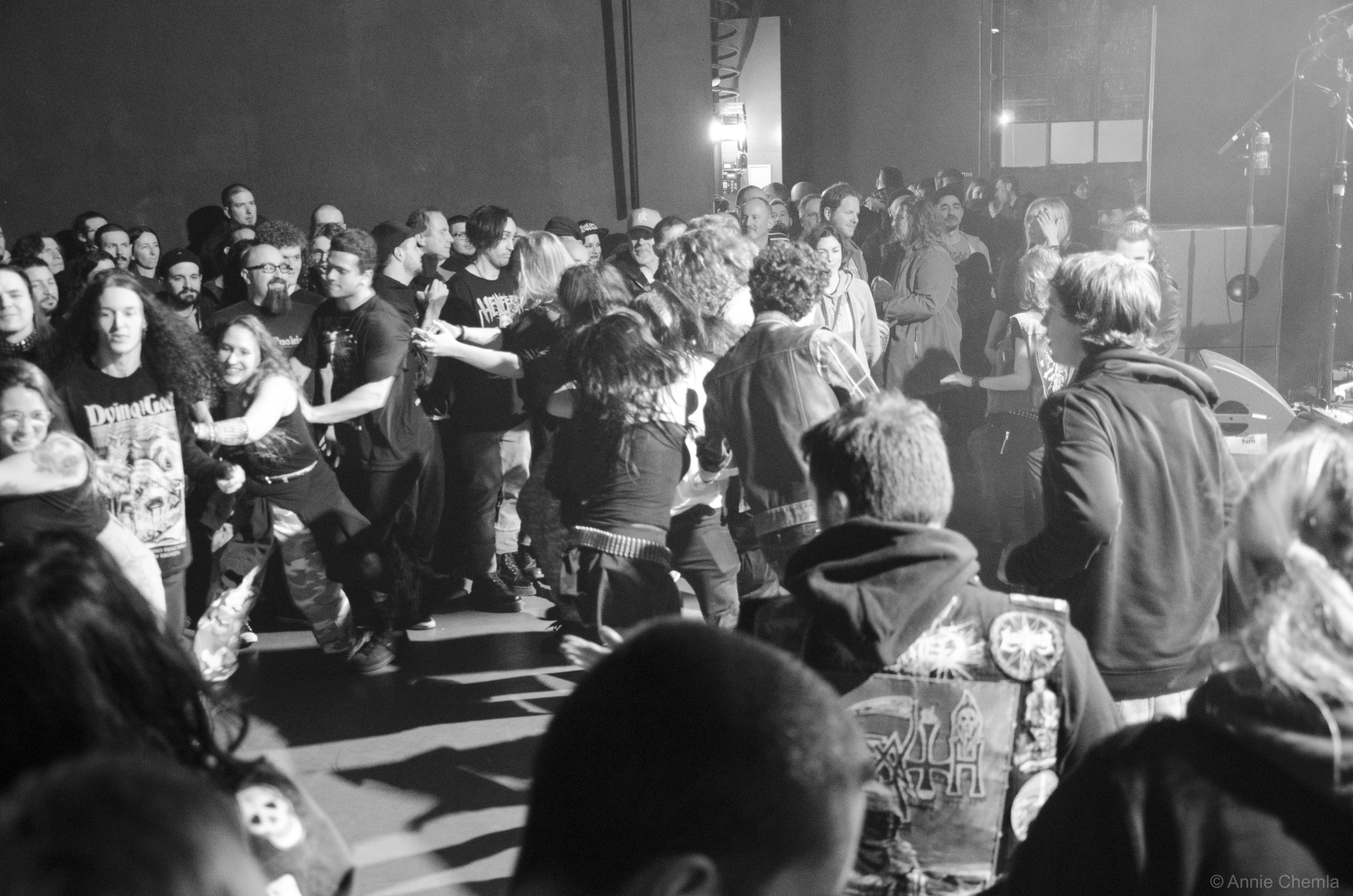 Ua╠ÇG-NyonsOnFire-14