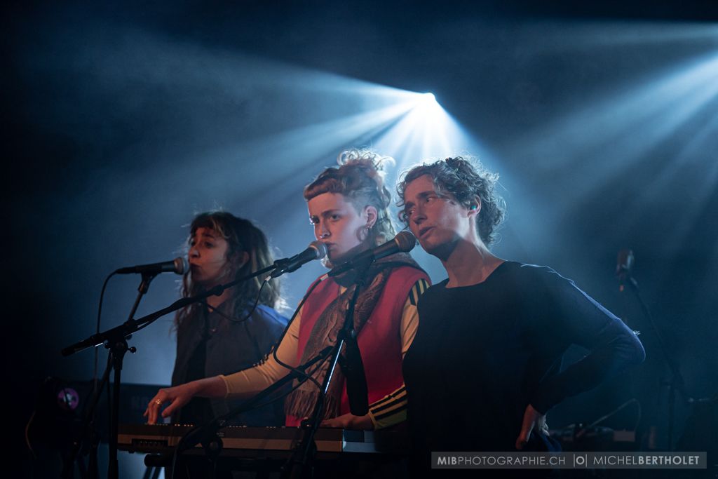 211028-Alice-0918_f65jbv