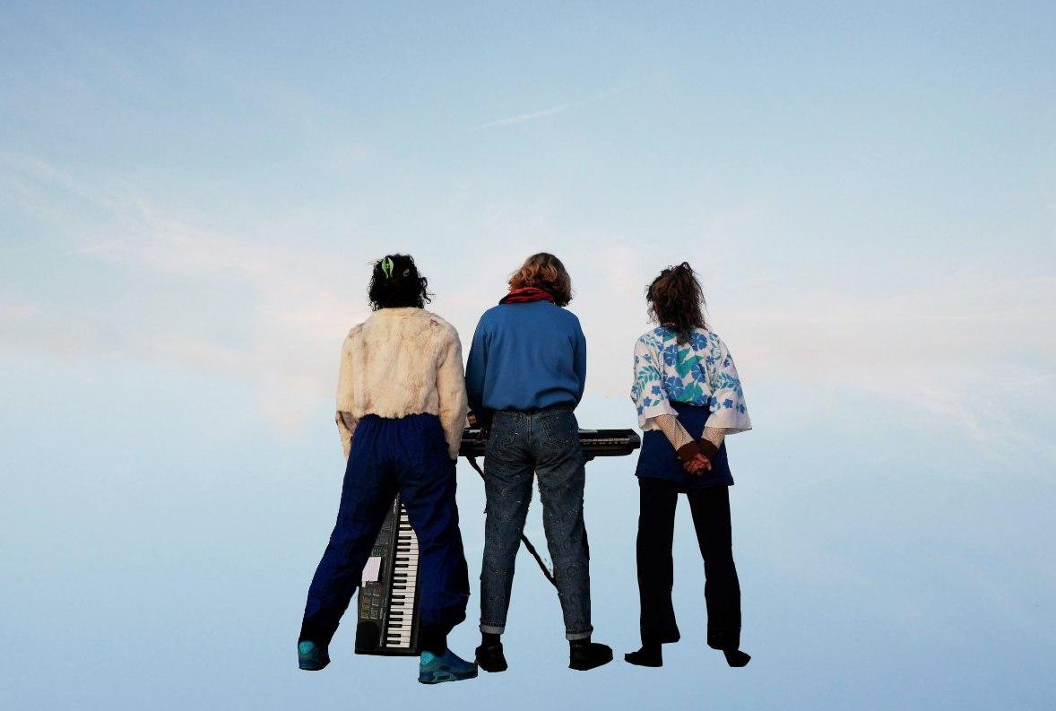 alice_in_the_sky_o6e98z