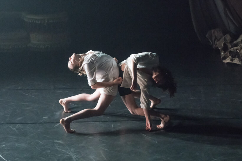 4_Play Dead by People Watching (©)by Alexander Galliez